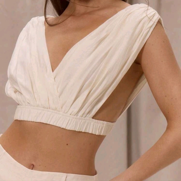 Plunge V Neck Gathered Sleeveless Cropped Top Spring Summer Vacation Holiday - Picture 3 of 4